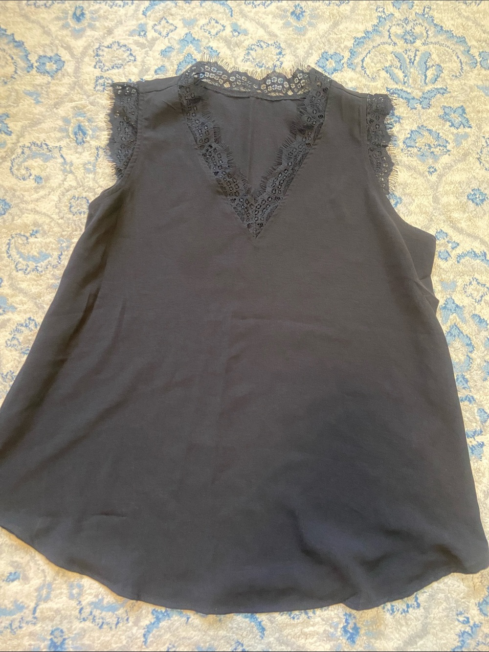✨5 for $15✨ Lace Trim Sleeveless Top - Black - Picture 1 of 6